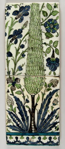 Carreau au cyprès encadré de lys et autres fleurs, image 2/3