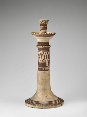 Chandelier, image 2/2