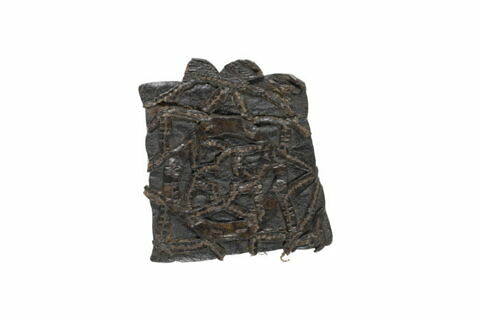 Fragment de reliure à décor d'appliqué, image 2/2