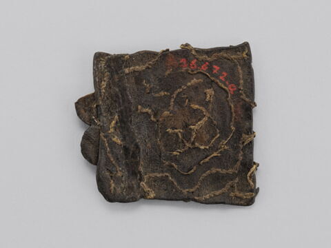 Fragment de reliure à décor d'appliqué, image 2/4