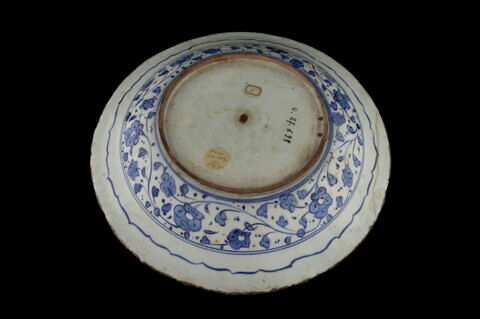Plat à décor central d'étoile fleurie à sept branches, image 6/6