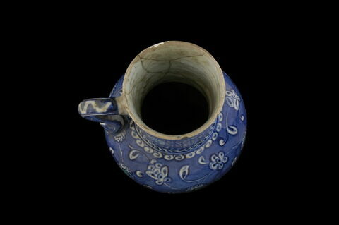 Pichet à rinceaux fleuris sur fond bleu, image 5/6