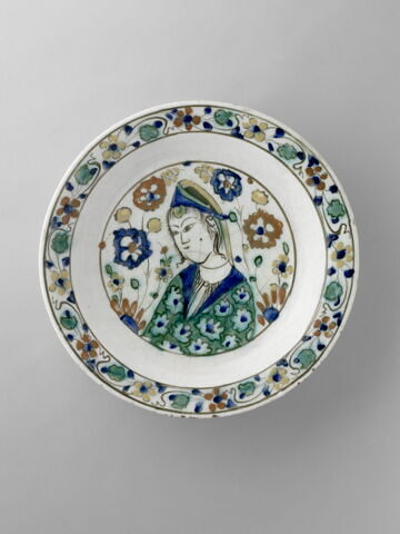 Plat à la jeune femme