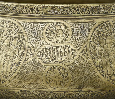Bol (tâs) aux personnages dans des médaillons, image 14/19