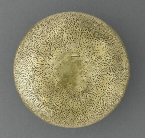 Bol (tâs) aux personnages dans des médaillons, image 18/19