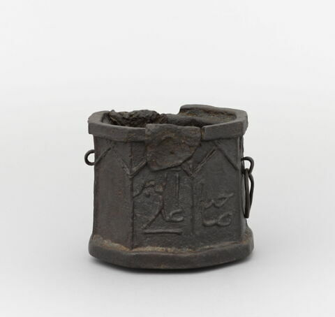 Mortier ou creuset d'atelier, image 2/6
