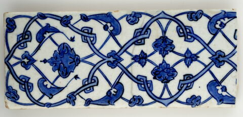 Carreau de bordure à arabesques Baba Naqqash