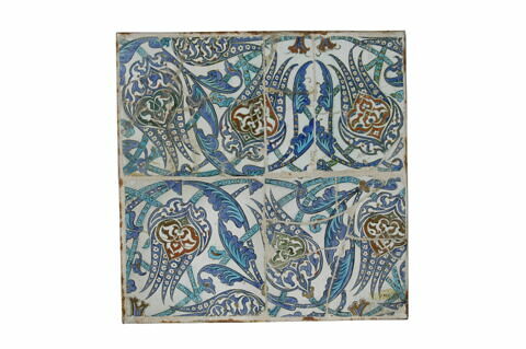 Carreau à frise ondulante de tulipes monumentales fleuronnées et fleuries  et de longues feuilles dentelées, image 2/2