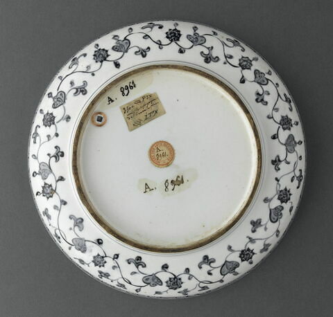 Plat à décor floral d'inspiration Ming, image 5/9