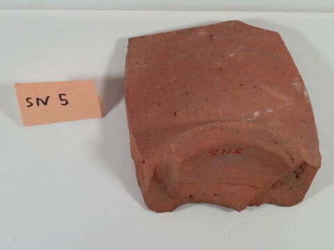 coupe  ; assiette  ; fragment, image 3/4