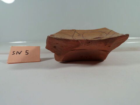 coupe  ; assiette  ; fragment, image 4/4