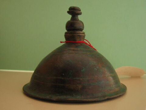 encensoir  ; couvercle de vase, image 4/4