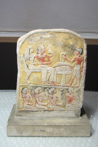 stèle cintrée, image 2/3