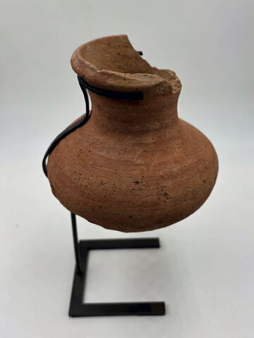 vase, image 7/11