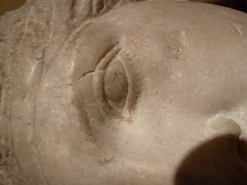 statue ; tête