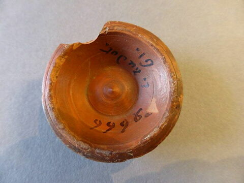 vase ; fragment, image 2/2