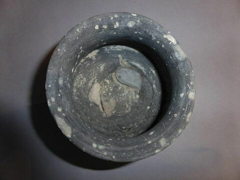 vase à étrier, image 2/2