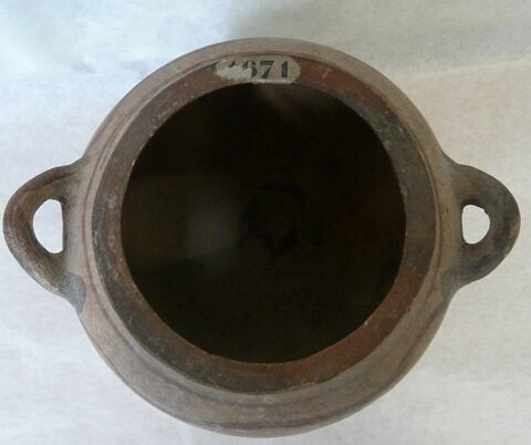 lébès  ; pyxis, image 2/3