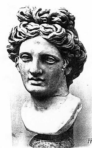 statue