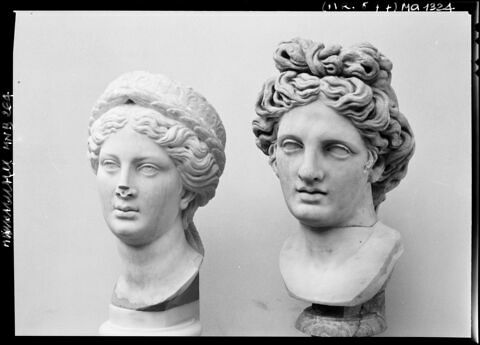 statue, image 3/3