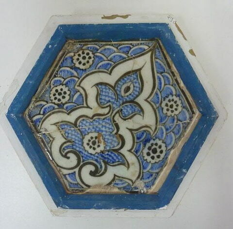 Carreau hexagonal à motif central