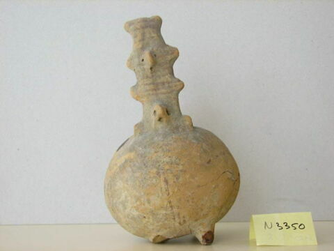 vase, image 2/2