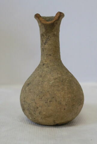 vase, image 2/2