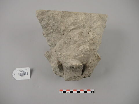 chapiteau ; fragment, image 2/2