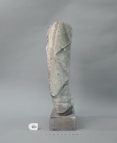 statue, image 3/5