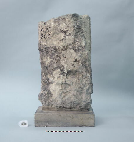 statue, image 2/5