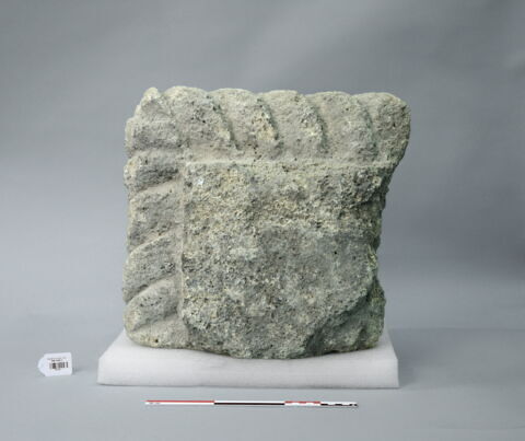 relief ; fragment, image 2/3