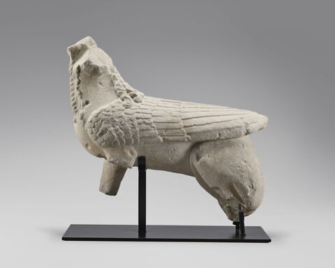 statue ; fragment
