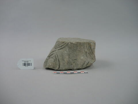 statue ; fragment