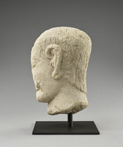 statue ; tête