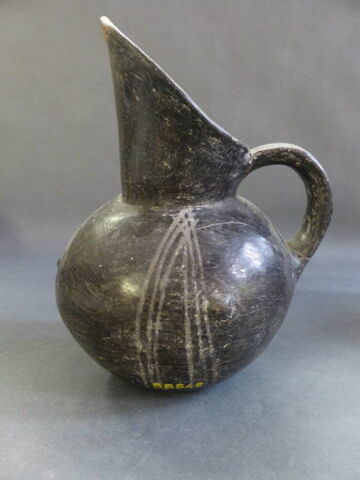 vase, image 2/2
