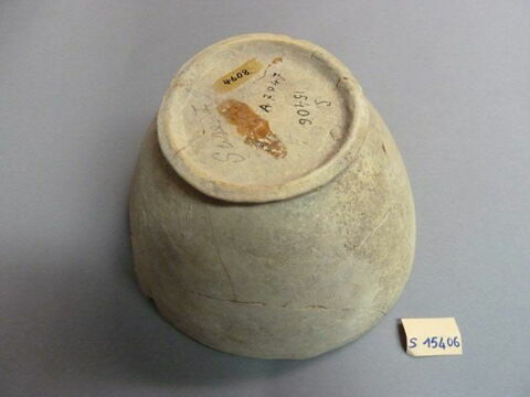 vase, image 6/9