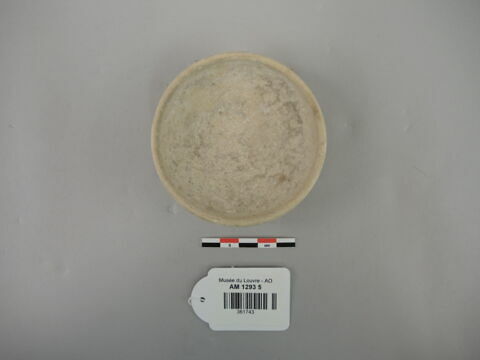 vase, image 2/3
