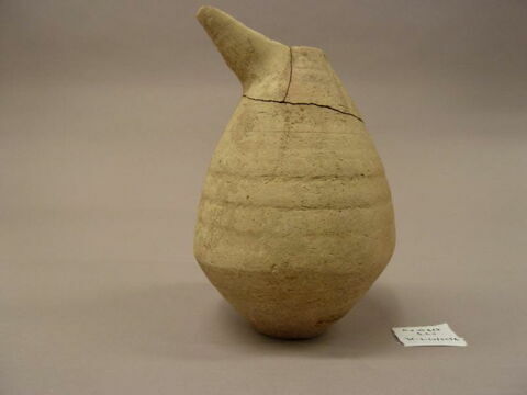 vase, image 2/2
