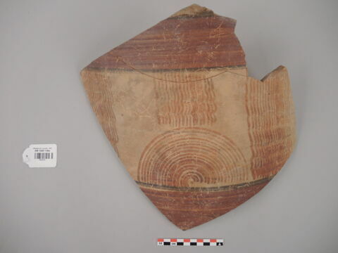 vase ; fragment, image 2/2