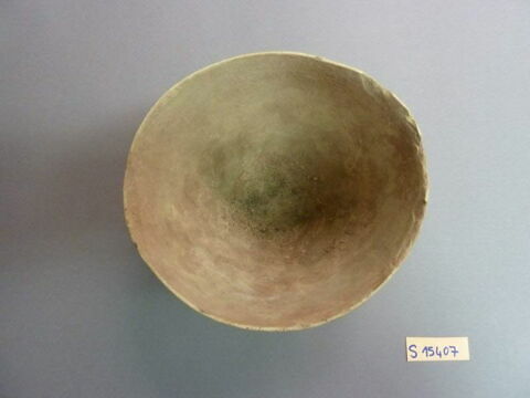 vase, image 3/3