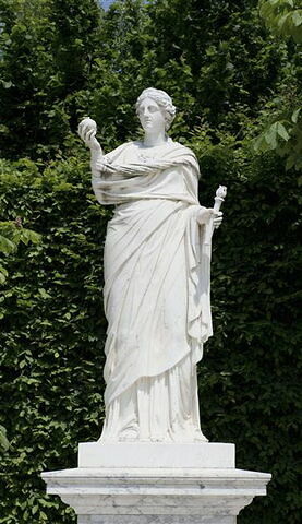 statue
