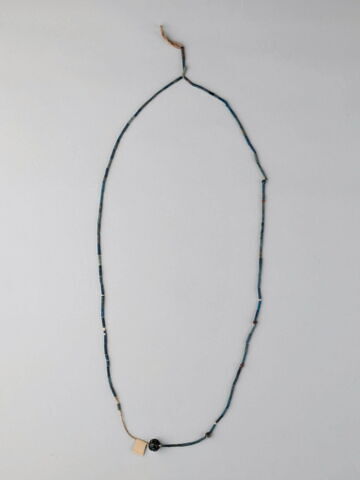 collier ; perle tubulaire