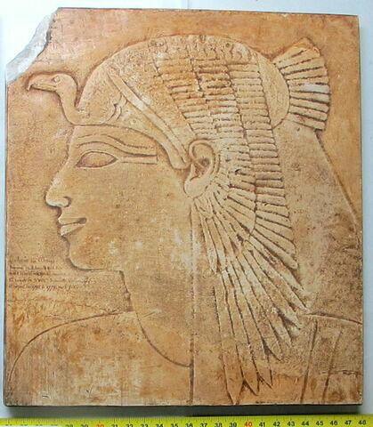 Moulage d'un relief de Deir el-Bahari : la reine Ahmès, image 1/1