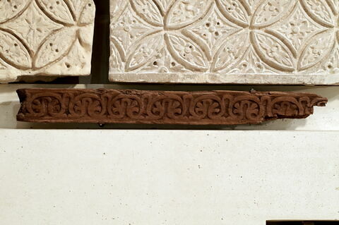 frise ; décor architectural ; fragment
