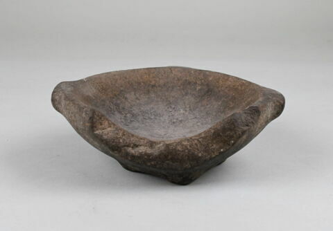 mortier à oreilles ; plat, image 5/5
