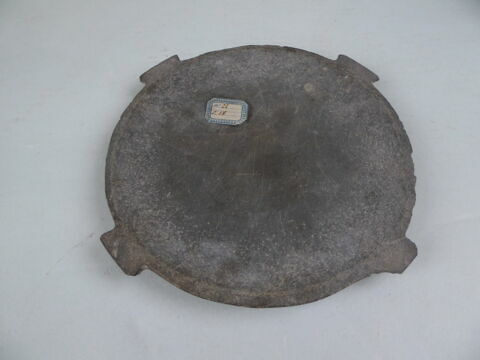 mortier à oreilles ; plat, image 3/3