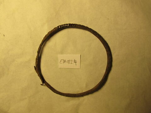 bracelet en anneau à extrémités chevauchantes