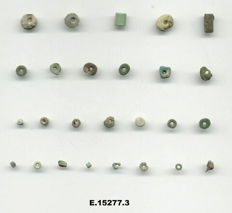 perles ; perle tubulaire ; perle en pastille carrée, image 1/1