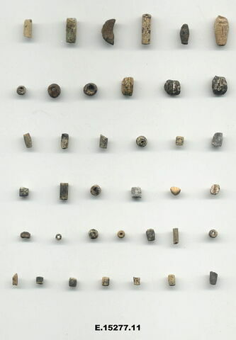 perles ; perle tubulaire ; perle globulaire, image 1/1