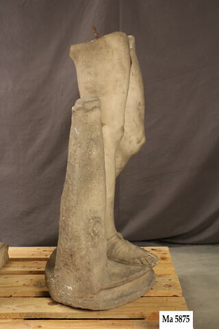 statue, image 3/4